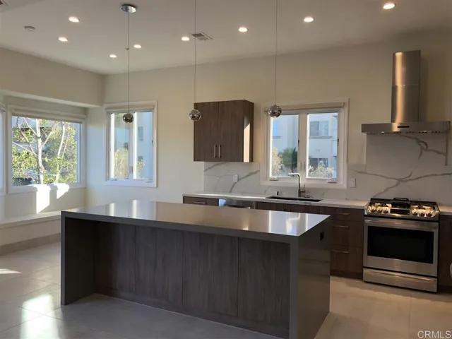 854 Del Mar Downs, Solana Beach, California 92075