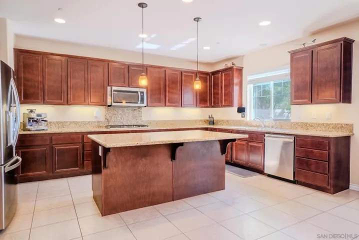 45951 Camino Rubi, Temecula, California 92592