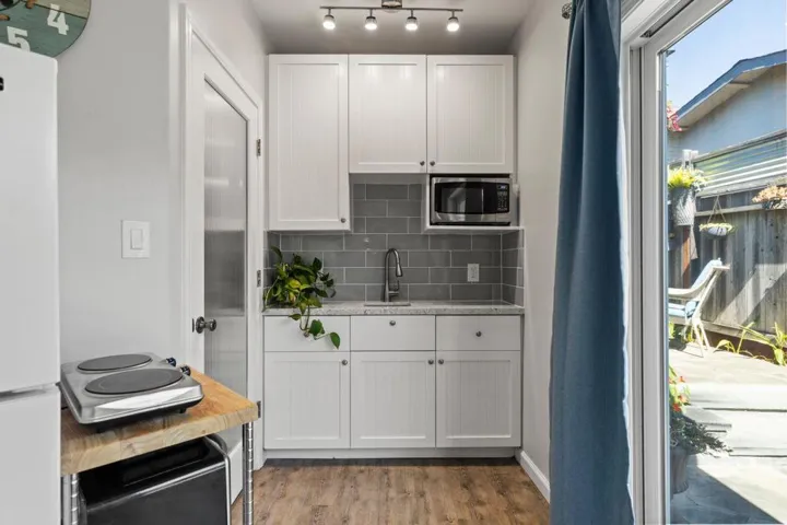 810 Seacliff Drive, Aptos, California 95003