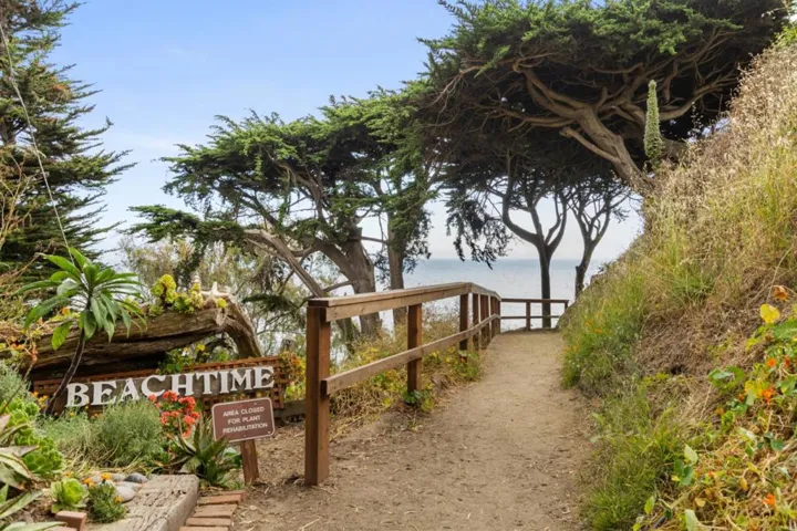 810 Seacliff Drive, Aptos, California 95003