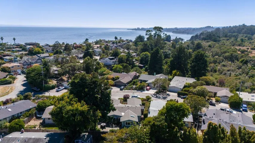 810 Seacliff Drive, Aptos, California 95003