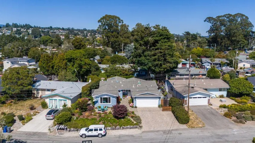 810 Seacliff Drive, Aptos, California 95003