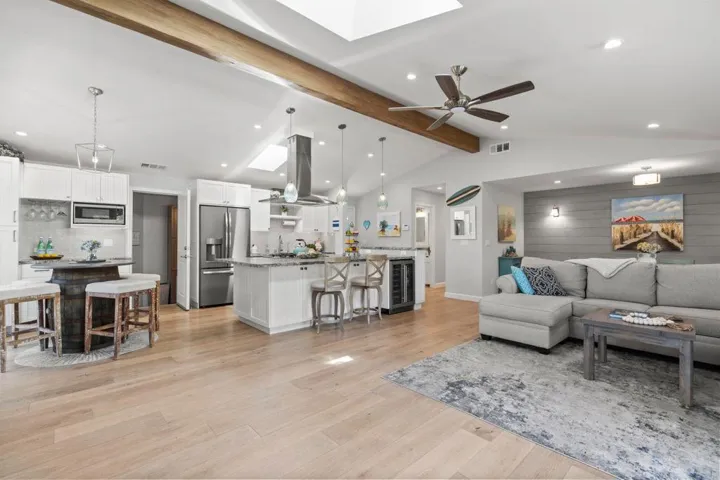 810 Seacliff Drive, Aptos, California 95003