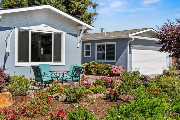 810 Seacliff Drive, Aptos, California 95003