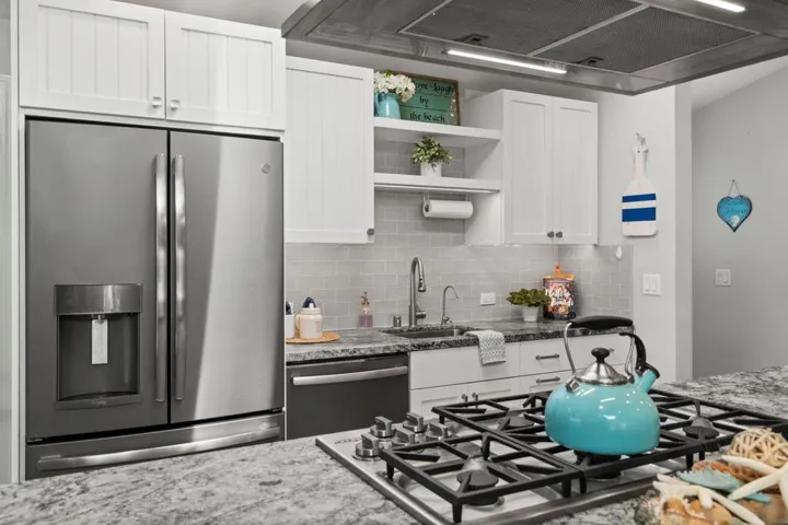 810 Seacliff Drive, Aptos, California 95003