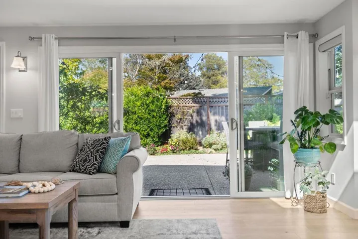 810 Seacliff Drive, Aptos, California 95003