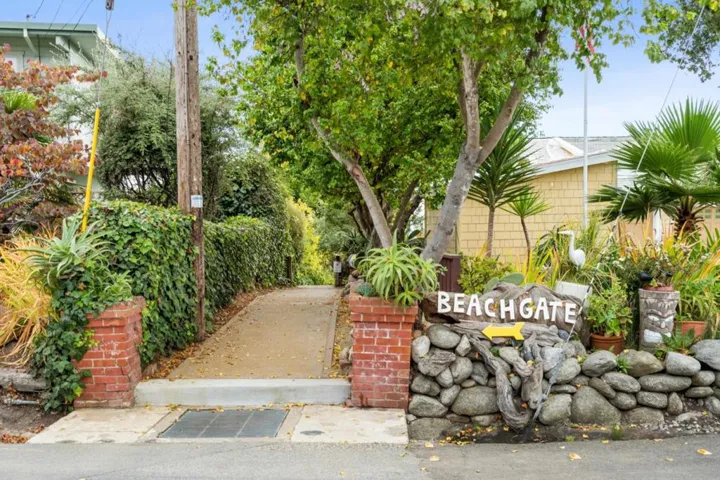 810 Seacliff Drive, Aptos, California 95003