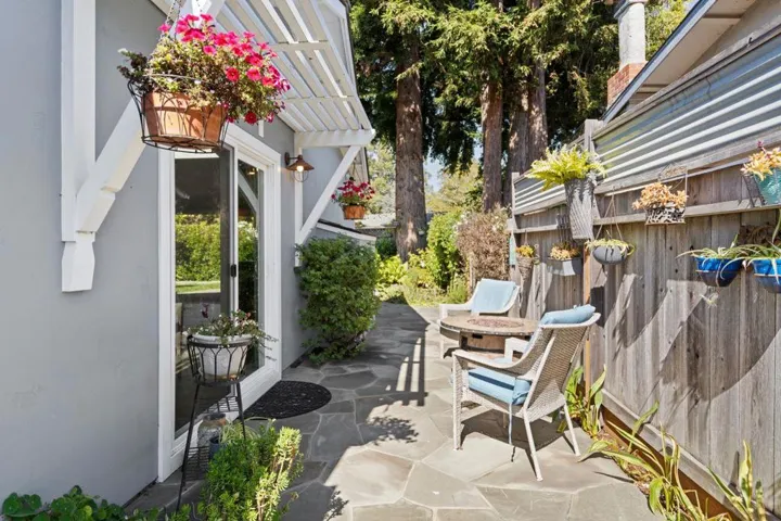 810 Seacliff Drive, Aptos, California 95003