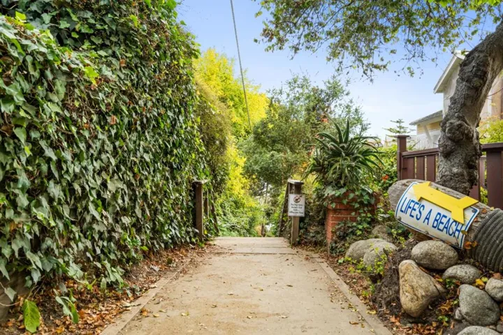 810 Seacliff Drive, Aptos, California 95003