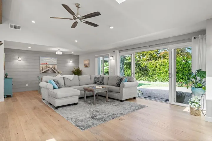 810 Seacliff Drive, Aptos, California 95003