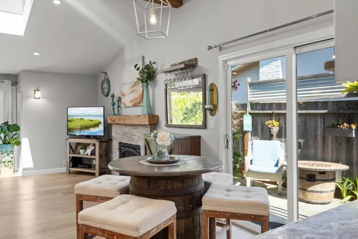 810 Seacliff Drive, Aptos, California 95003