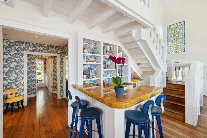 58 Camino Del Diablo, Orinda, California 94563
