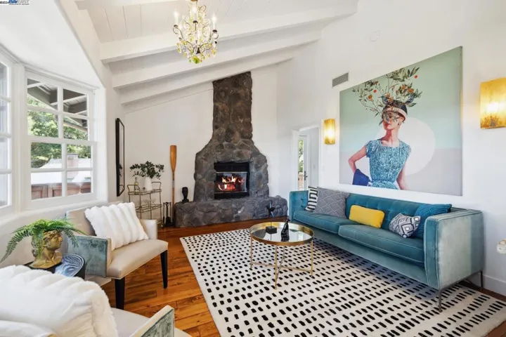 58 Camino Del Diablo, Orinda, California 94563