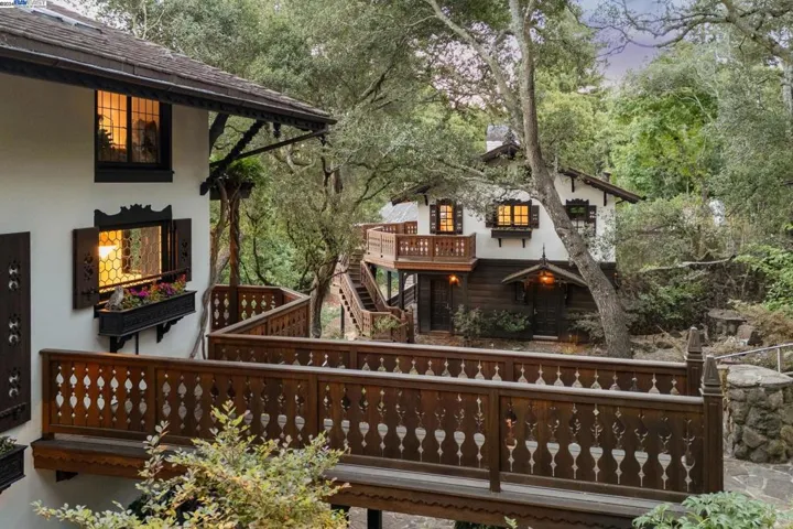 58 Camino Del Diablo, Orinda, California 94563