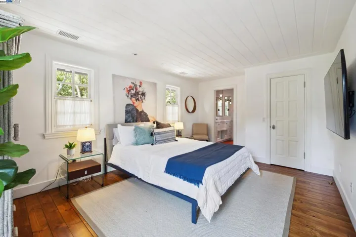 58 Camino Del Diablo, Orinda, California 94563