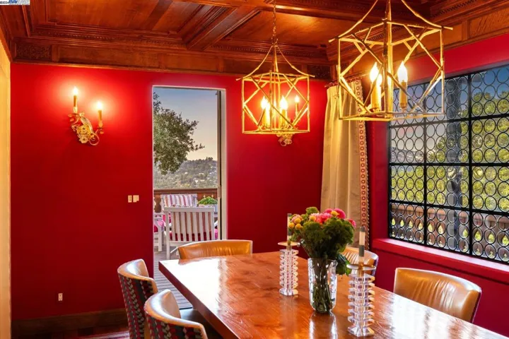 58 Camino Del Diablo, Orinda, California 94563