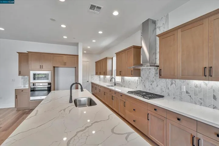 3384 Mulholland Drive, Lathrop, California 95330