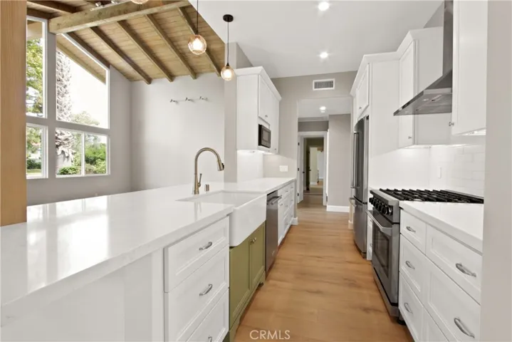2219 Fiesta, Newport Beach, California 92660