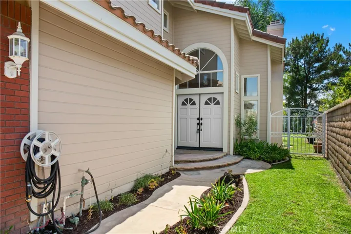 8538 E Canyon Vista Drive, Anaheim Hills, California 92808
