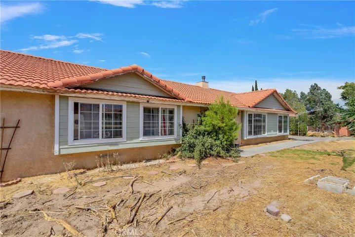8760 Del Rosa Road, Phelan, California 92371