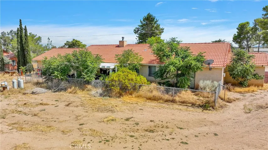 8760 Del Rosa Road, Phelan, California 92371