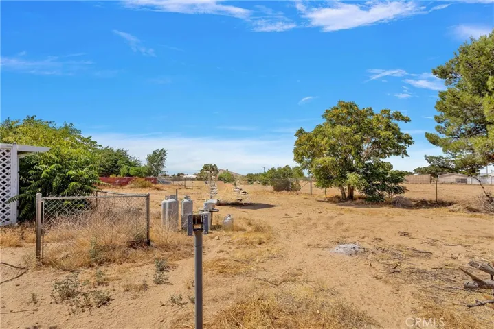 8760 Del Rosa Road, Phelan, California 92371