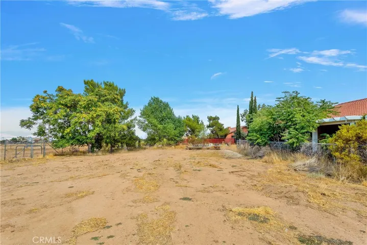 8760 Del Rosa Road, Phelan, California 92371