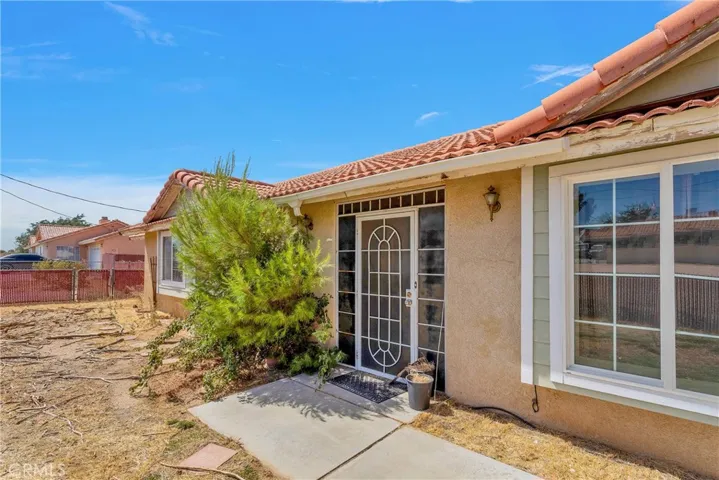 8760 Del Rosa Road, Phelan, California 92371