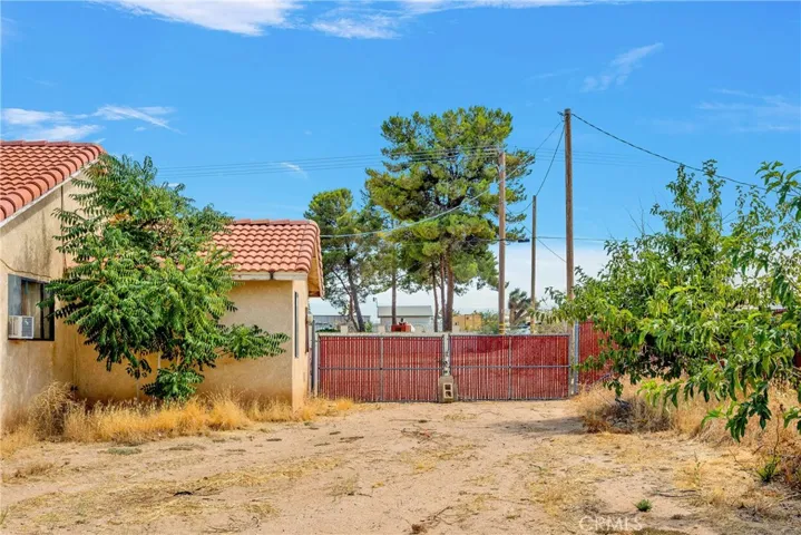 8760 Del Rosa Road, Phelan, California 92371