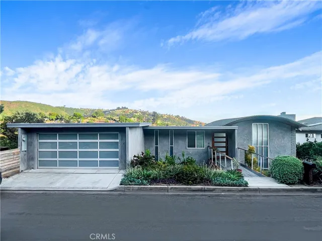 Ocean view Temple Hills Home