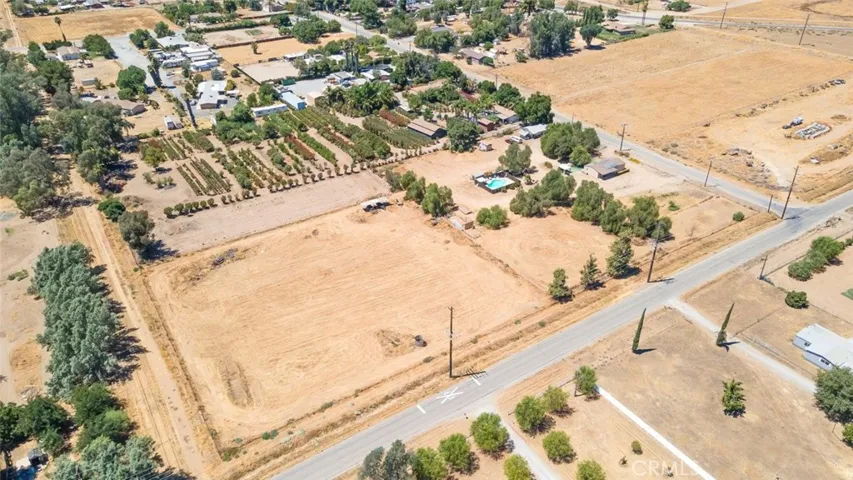 33445 9th Street, Winchester, California 92596