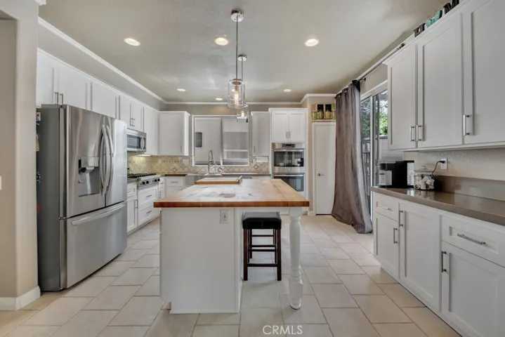 29143 Saint Tropez Place, Castaic, California 91384