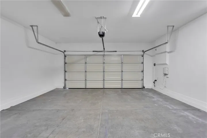 11702 Cloverlawn Court, Adelanto, California 92301