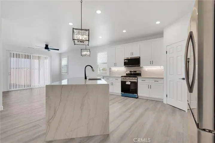 11702 Cloverlawn Court, Adelanto, California 92301
