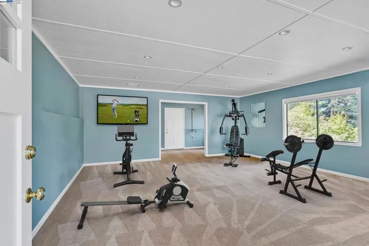 Studio - detached from house