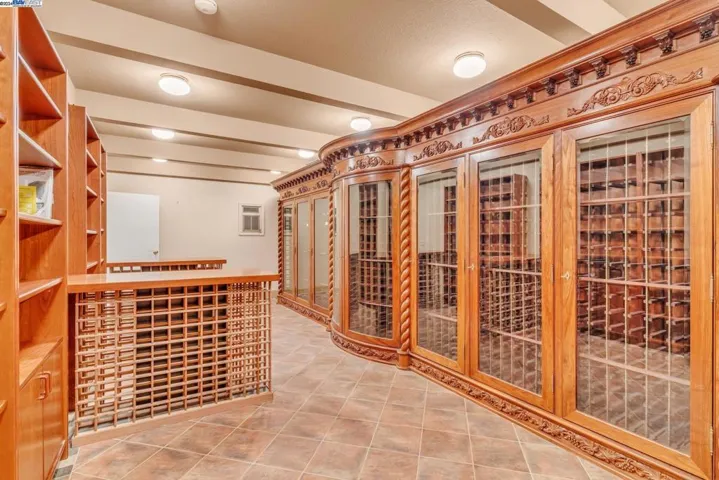 Wine Tasting Room - Pic#2