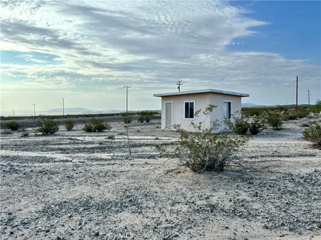 6970 Mckinnon Road, 29 Palms, California 92277