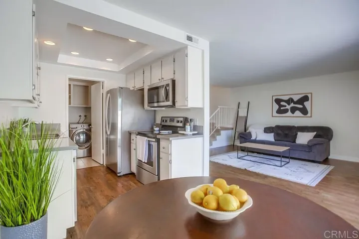 724 Paradise Cove Way, Oceanside, California 92058