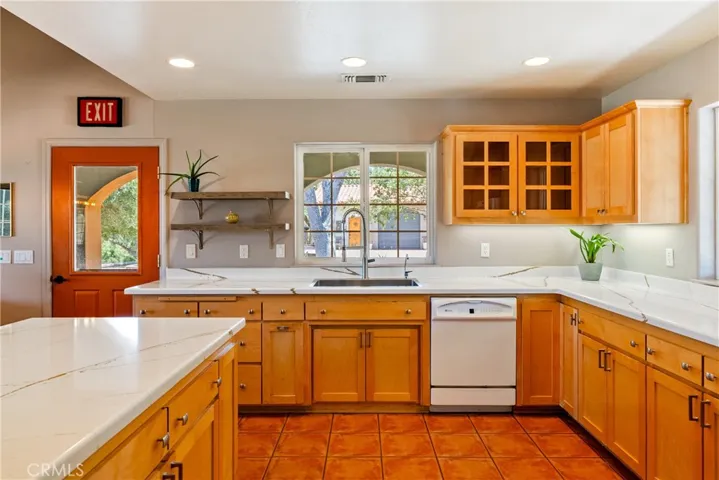 New Caesarstone Countertops.