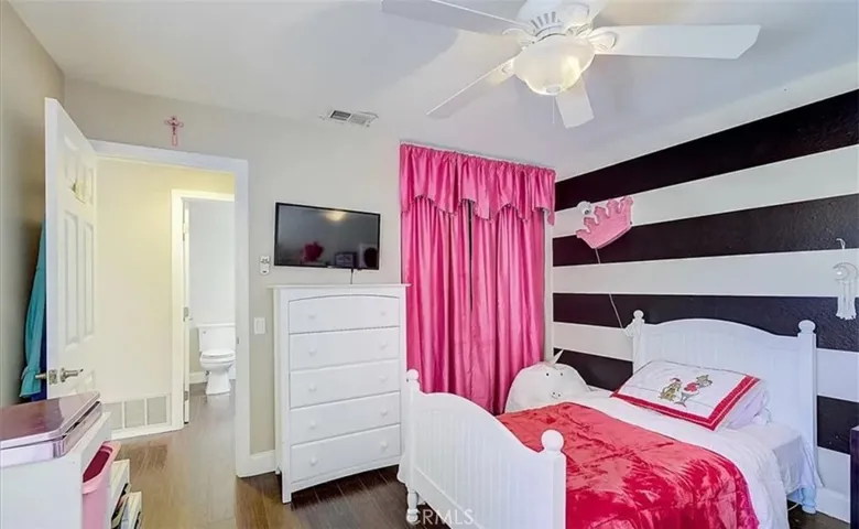 5071 Apple Tree, Irvine, California 92612