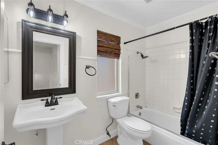 7054 Poco Senda, Riverside, California 92504