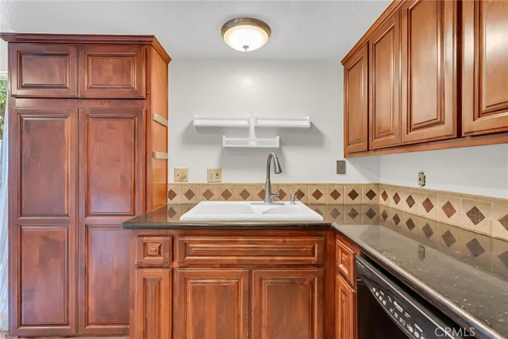 7054 Poco Senda, Riverside, California 92504