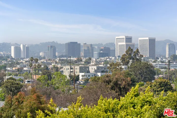 2677 Centinela Avenue 309, Santa Monica, California 90405