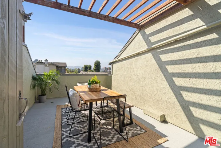 2677 Centinela Avenue 309, Santa Monica, California 90405