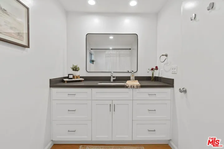 2677 Centinela Avenue 309, Santa Monica, California 90405