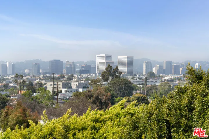 2677 Centinela Avenue 309, Santa Monica, California 90405
