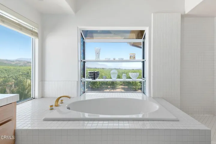 17-web-or-mls-17 - Primary Bathroom