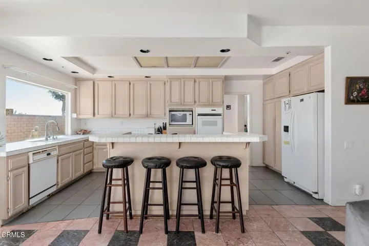 10-web-or-mls-10 - Kitchen