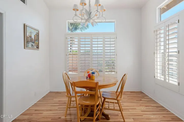 7-web-or-mls-07 - Dining