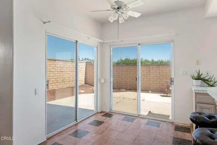 12-web-or-mls-12 - Breakfast Area